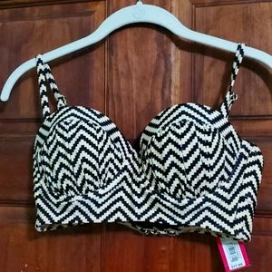 NWT XHILARATION Cream and Black Bikini top sz M